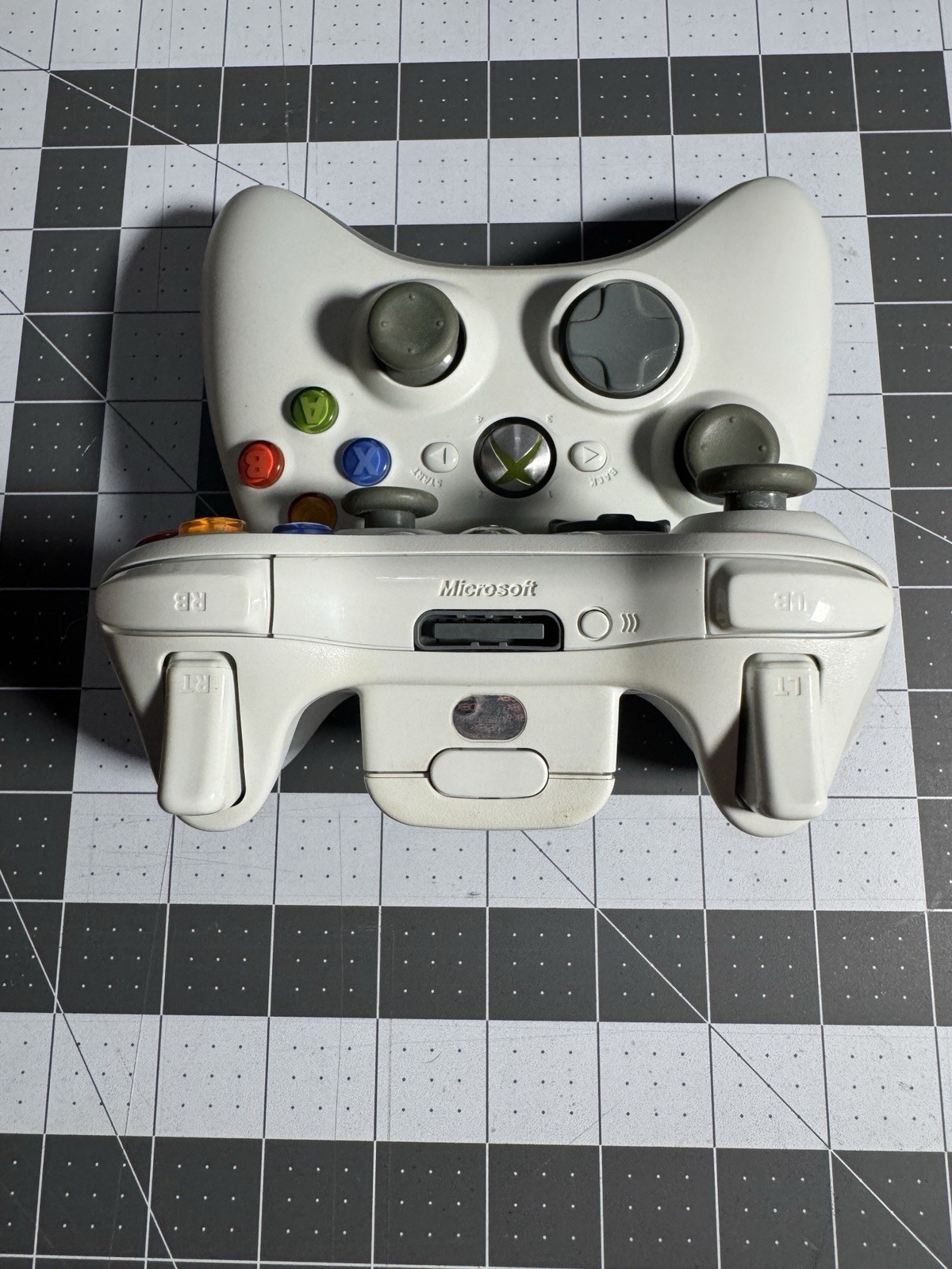Microsoft Xbox 360 Pro Bundle 60GB White Console w/ 2 Controllers and 23 games