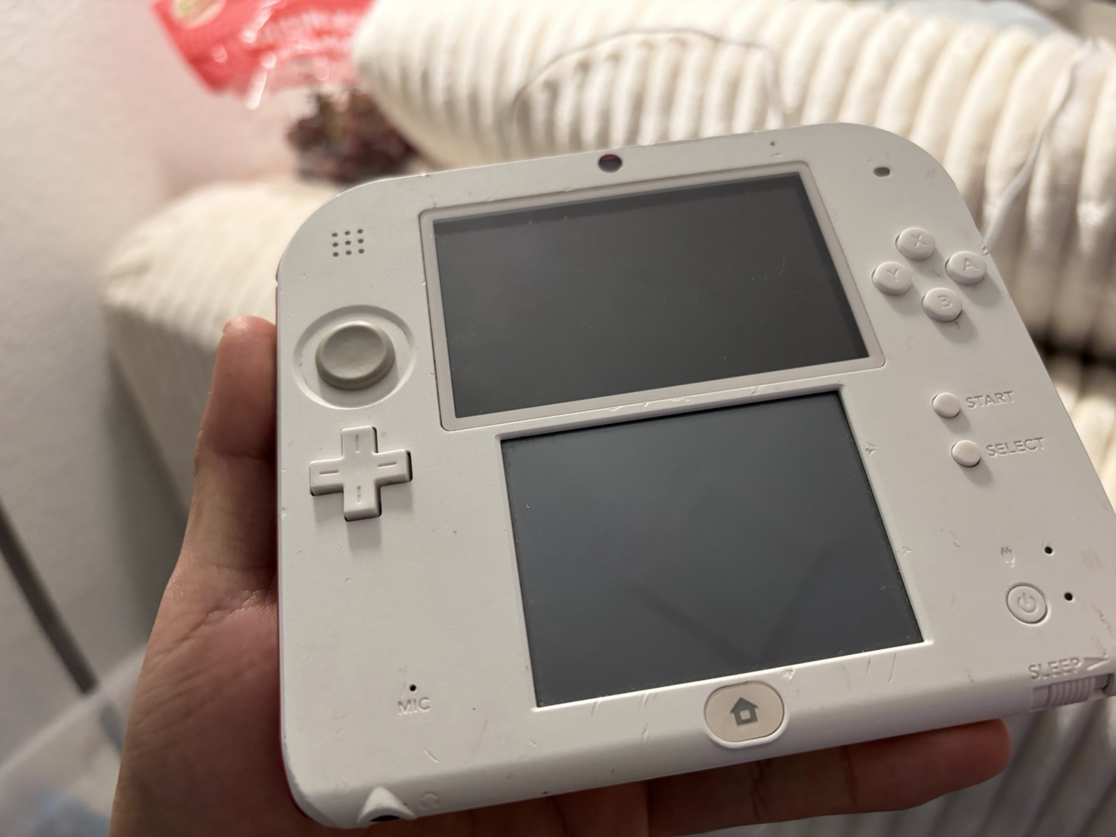 Nintendo 2DS White/Red Handheld Console + Charger Wi-Fi 4GB Region Free