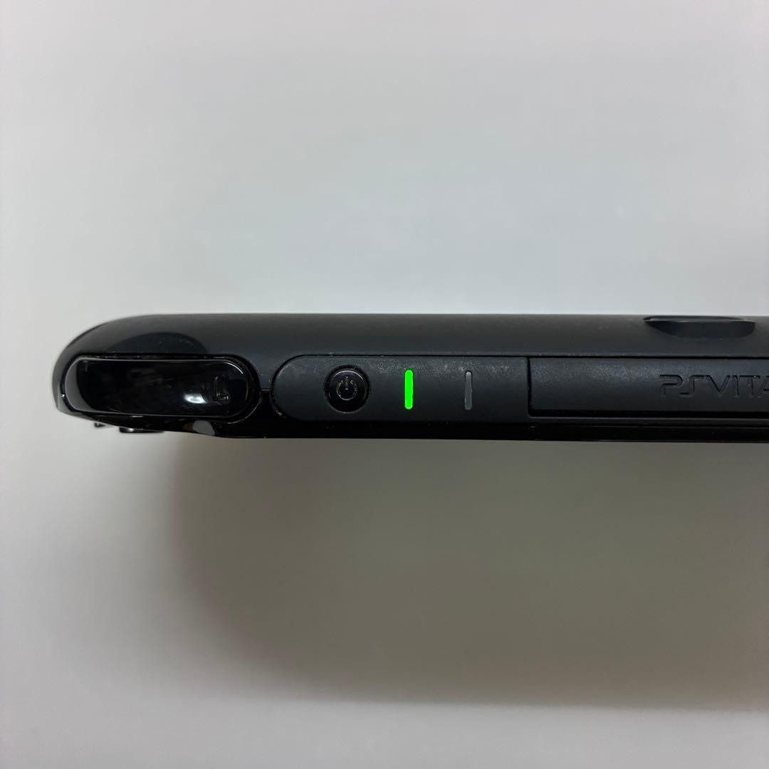 Sony PS Vita Slim PCH-2000 Black CIB Charger 8GB Memory Card Excellent Japan