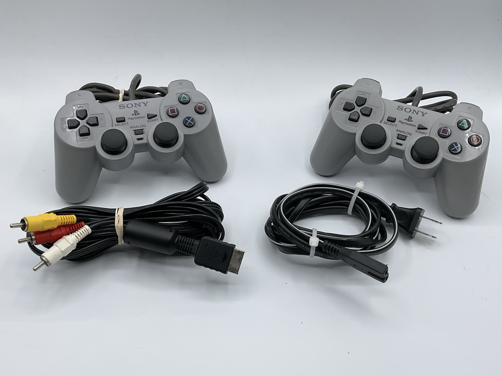 Sony Playstation 1 Dual Shock SCPH-7501 Console CIB Works Great W/ 2 Controllers