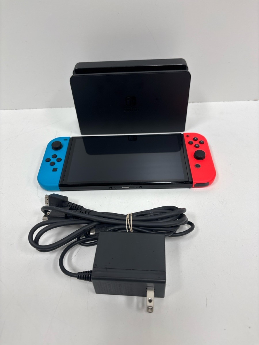 NINTENDO SWITCH HANDHELD – HAC-001 (P21028429)