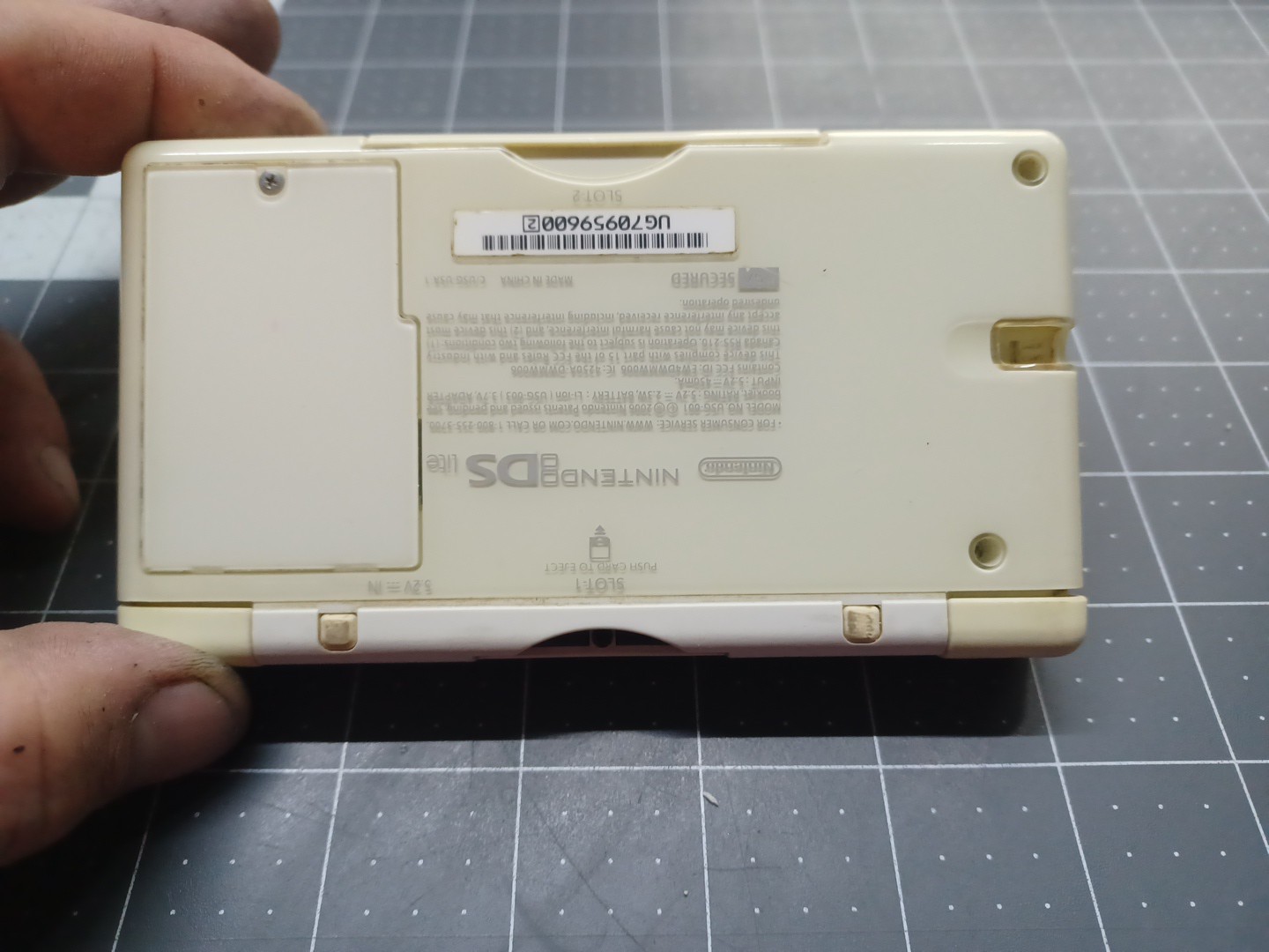 Nintendo DS Lite – Polar White- Tested Working- Reset