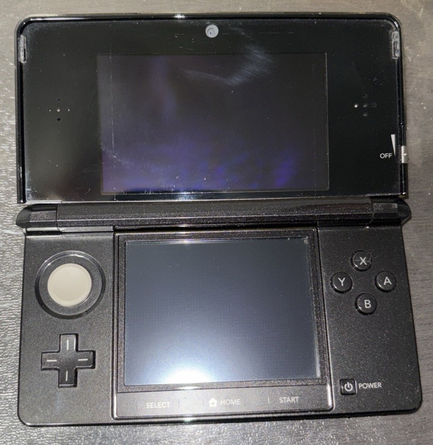 Nintendo 3DS 2GB Handheld System – Cosmo Black