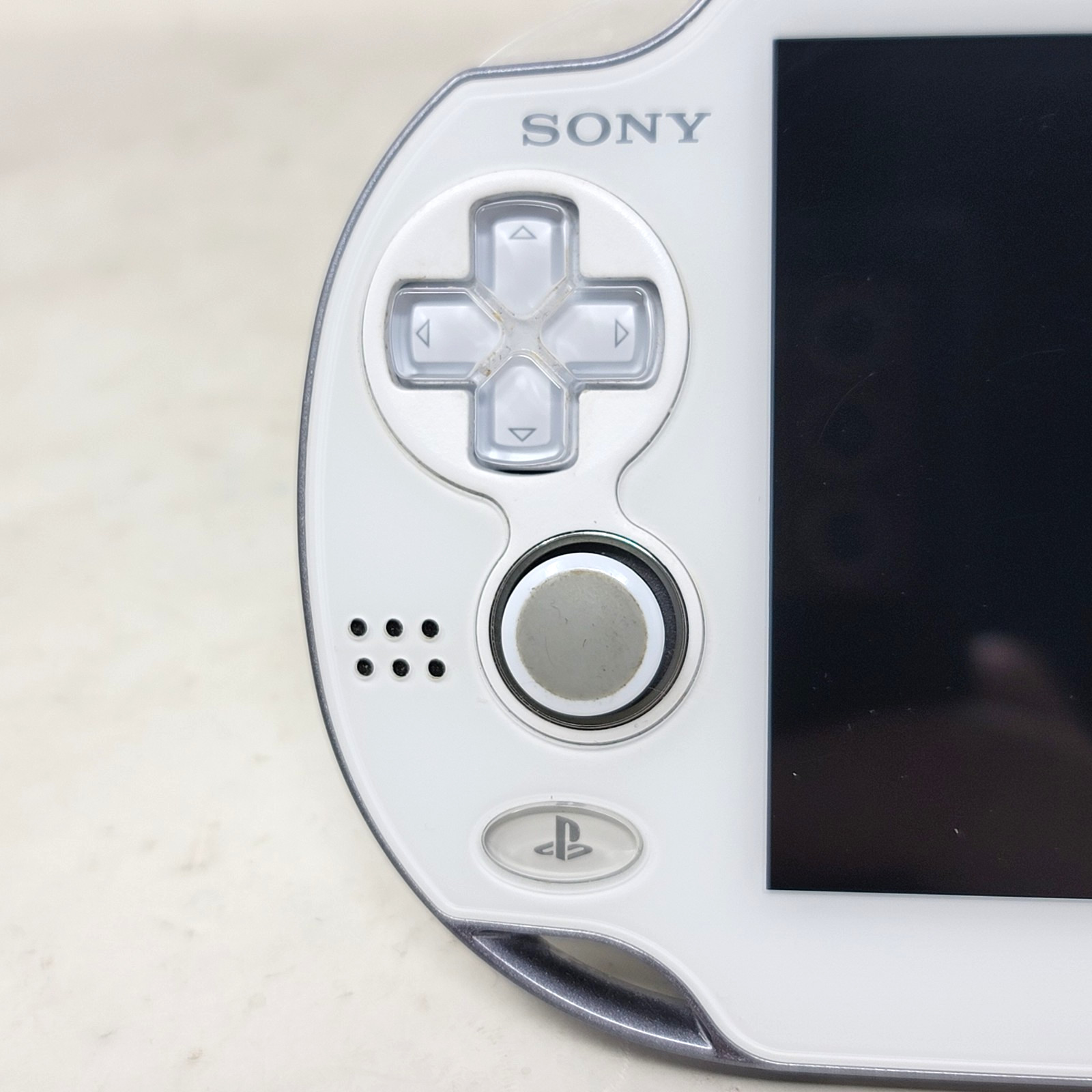 Sony PlayStation PS Vita PCH-1000/1001 White WIFI w Charger 4GB Region Free
