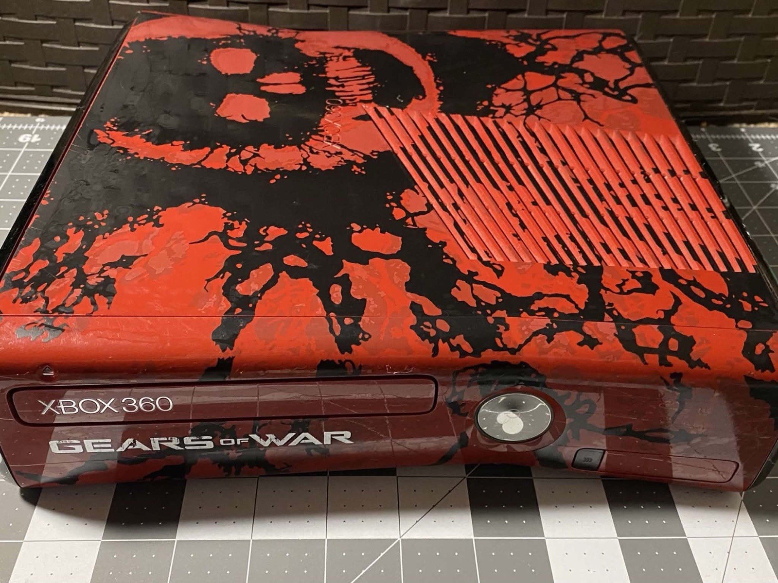 Microsoft Xbox 360 Gears of War Limited Edition 320GB ( Clean)