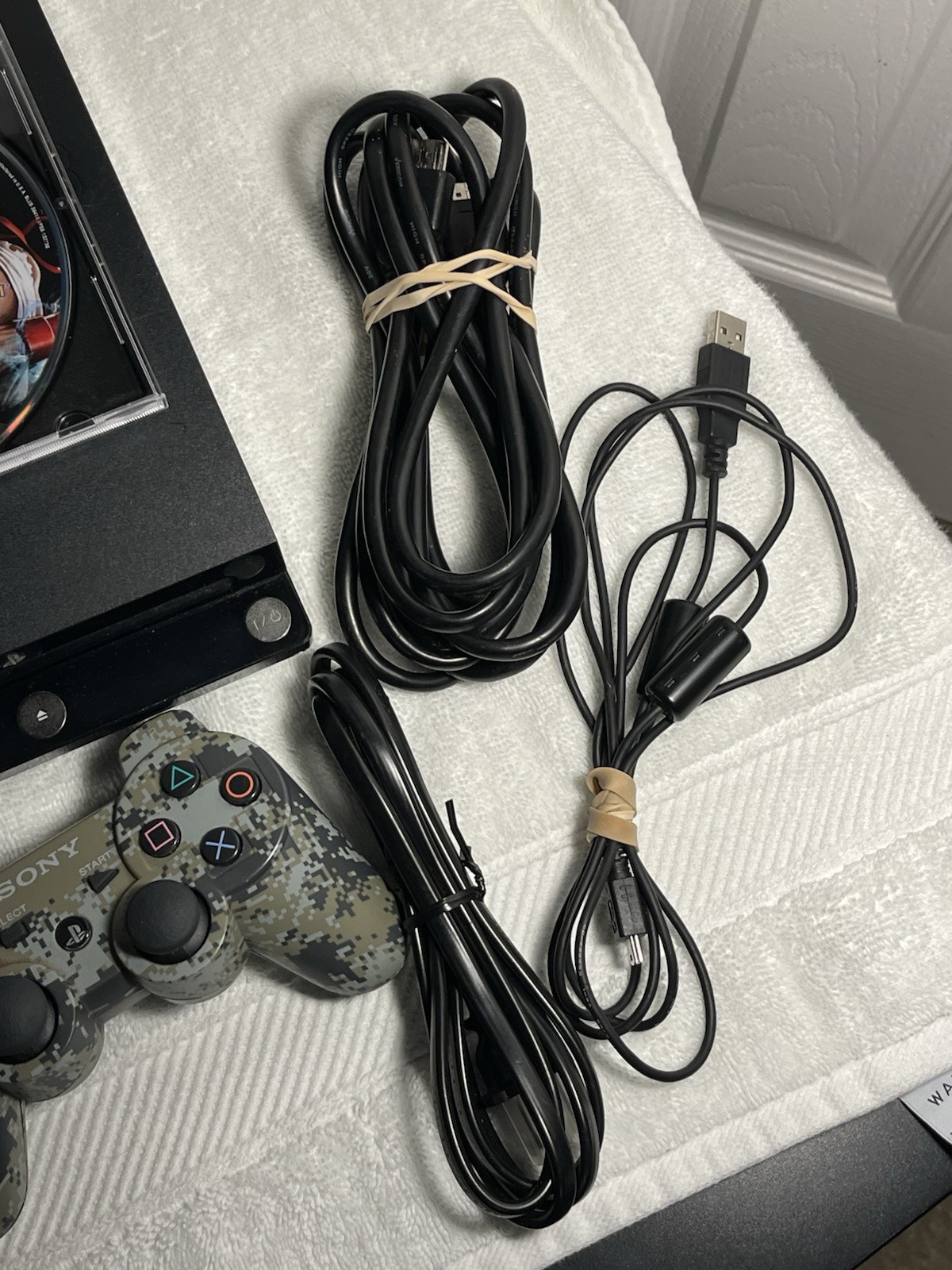 Sony PS3 Slim bundle, CONTROLLERS HAVE ISSUES, 8 Games, PLZ READ DESCRIPTION
