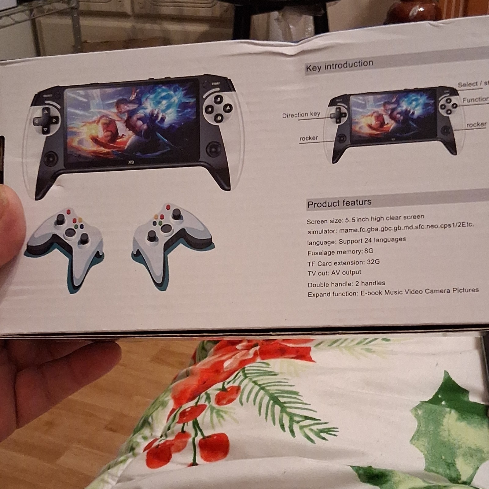 BLACK HAWK X9 5.5″ Handheld Game Console TV/AV Out 720p Black/White