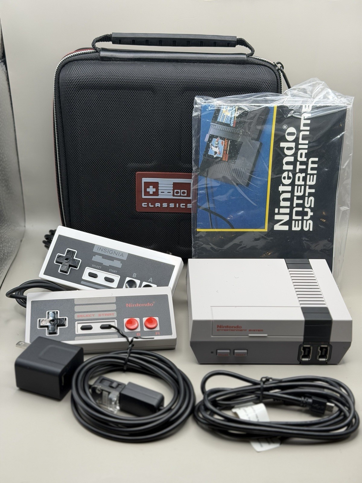 Nintendo NES Classic Mini w/2 Controllers & Travel Case – Tested