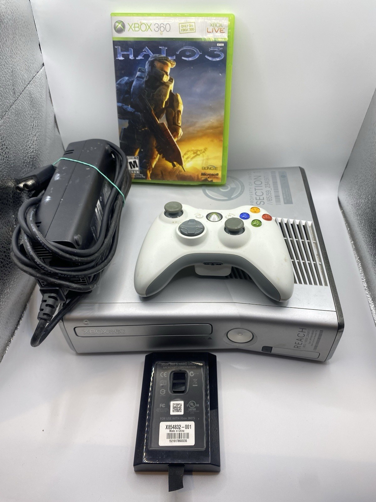 Xbox 360 S Halo Reach Limited Edition Silver Console 320GB. No HDMI Cable