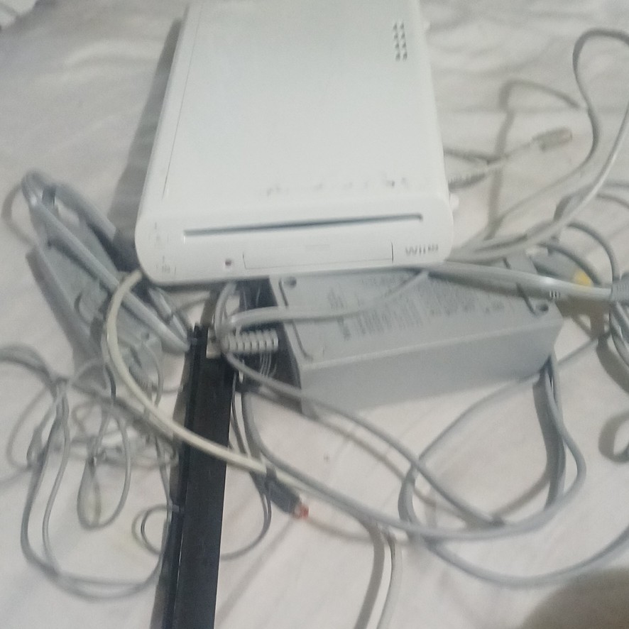 Nintendo Wii U WUP-001(02) Console 8GB White HDMI USB SD Wi-Fi Home System
