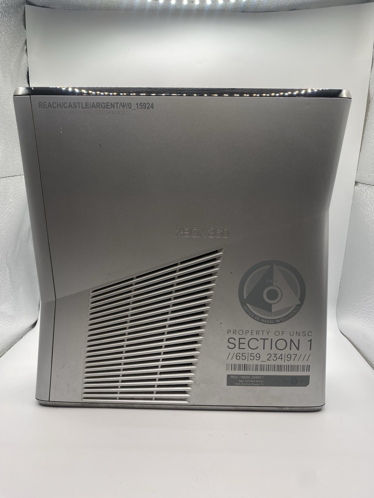 Xbox 360 S Halo Reach Limited Edition Silver Console 320GB. No HDMI Cable