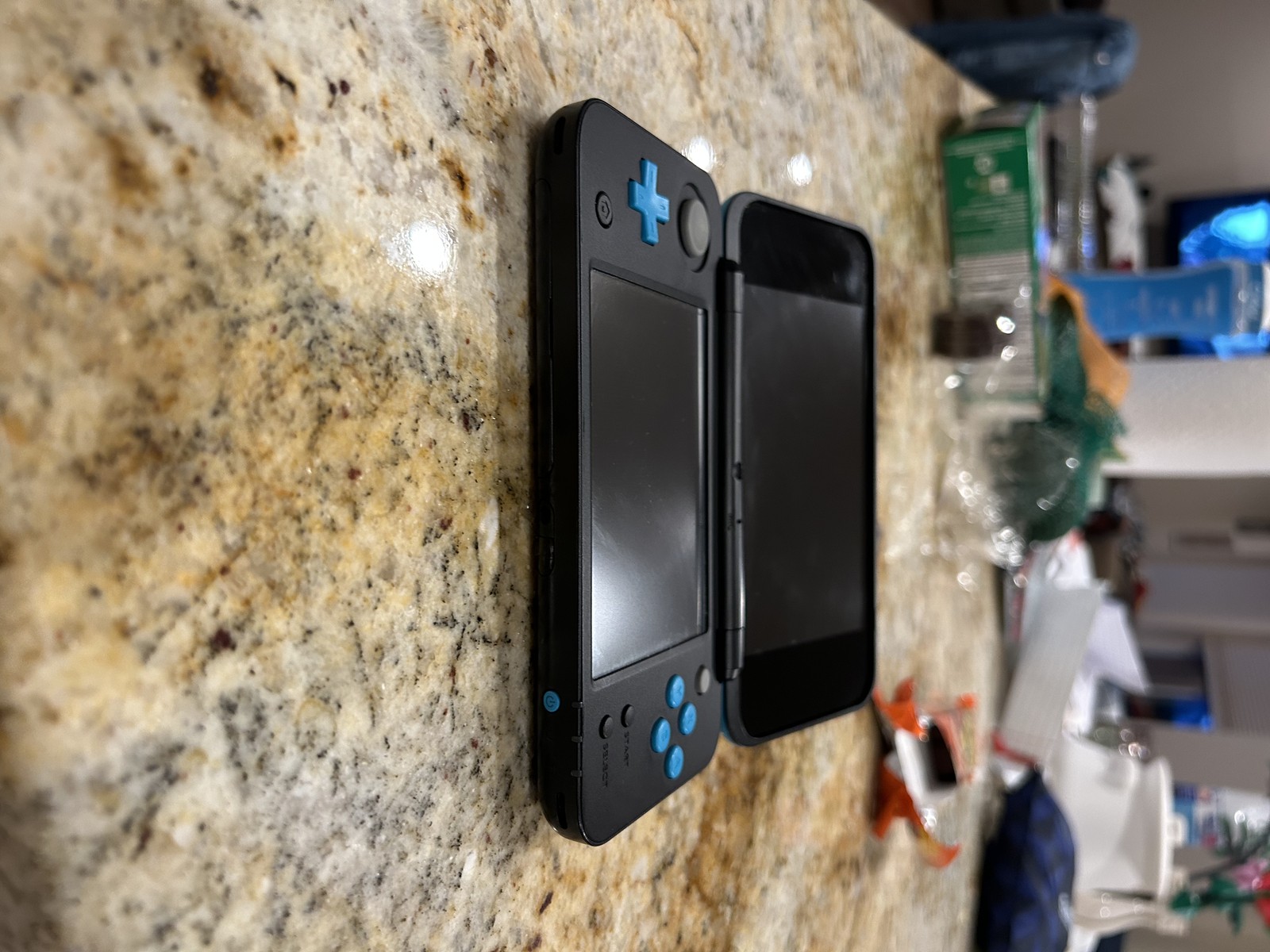 Nintendo 2DS XL Console – Black/Turquoise