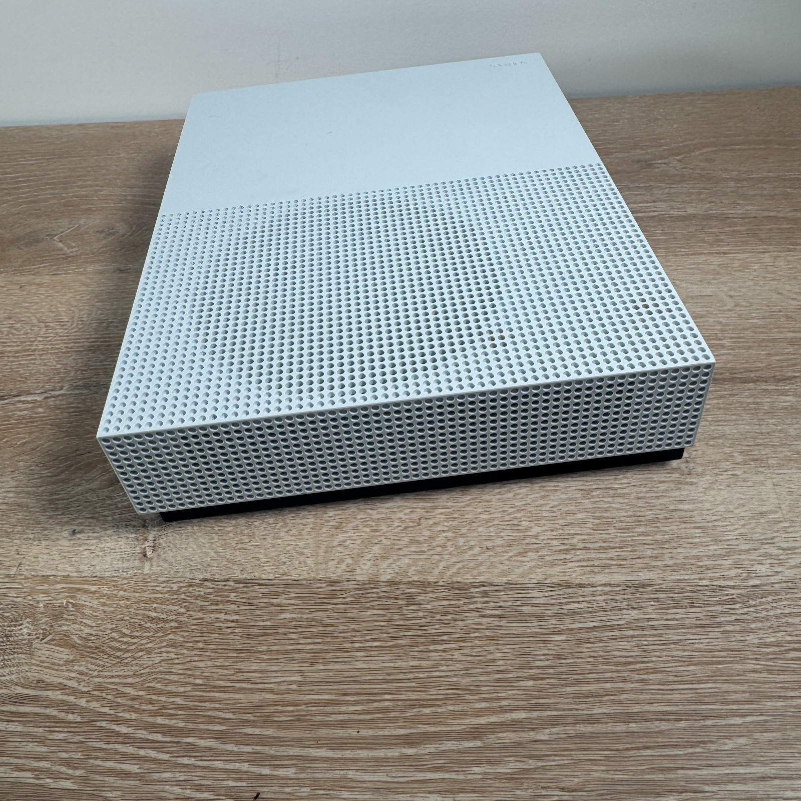 Microsoft Xbox One S 1TB 1 Controller 5 Games Model 1681 – TESTED – Read