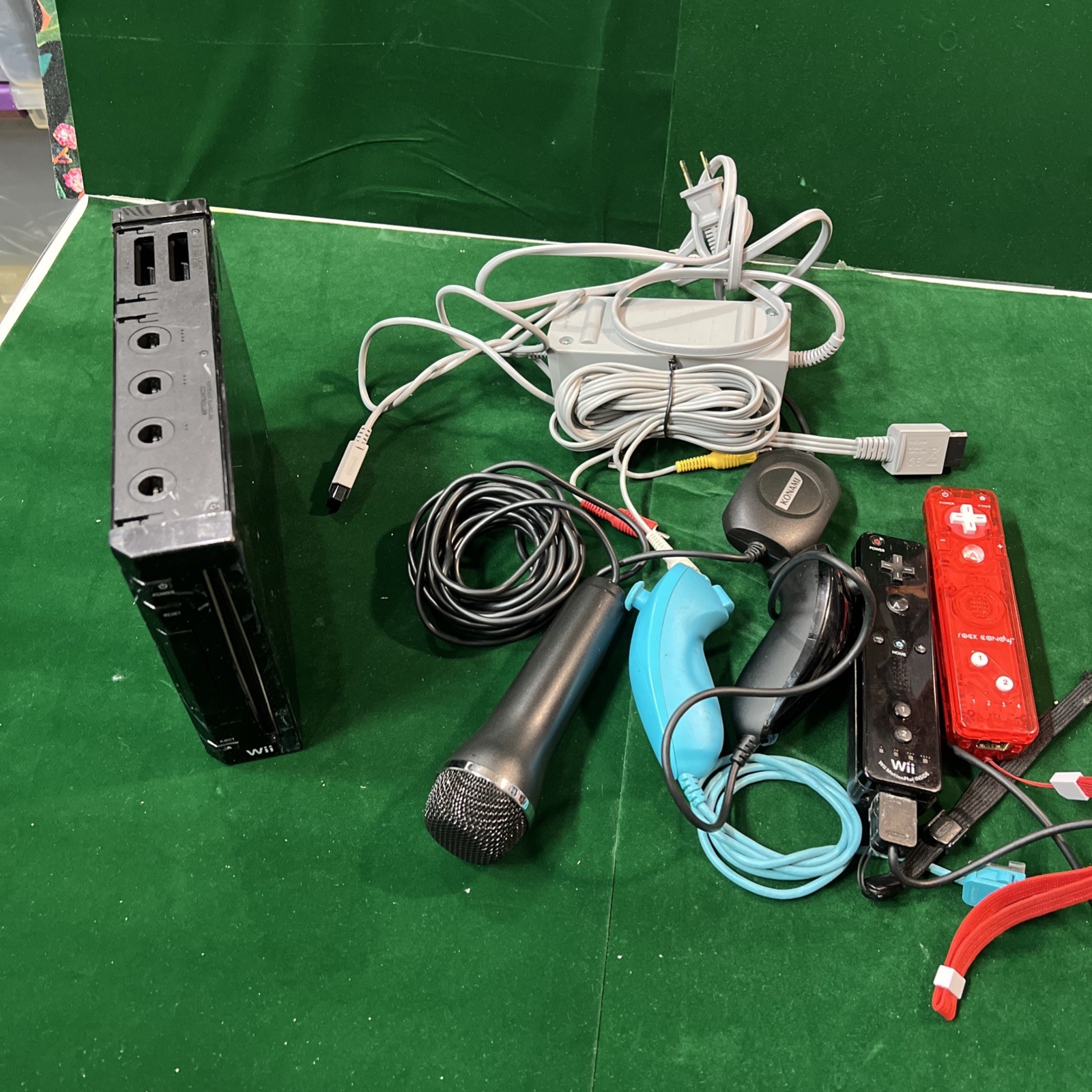 Nintendo Wii Bundle RVL 101 Black Bundle