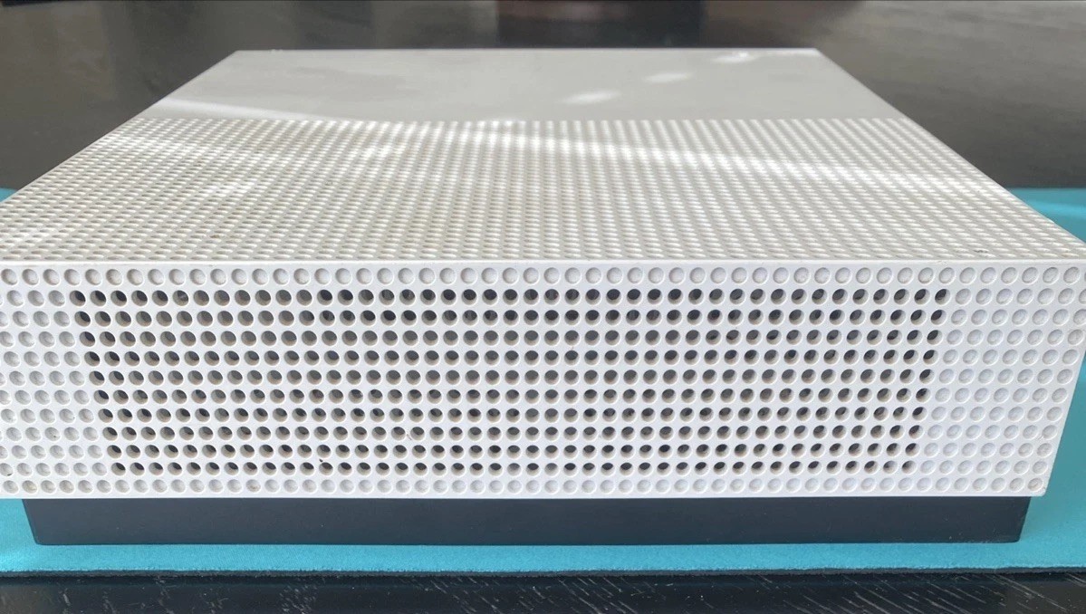 Xbox One S All Digital Edition – For Parts Or Repair – Hard Drive Is Dead