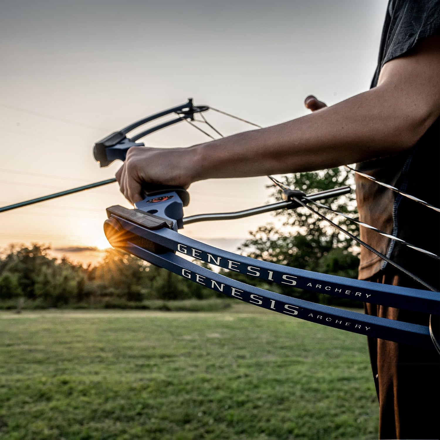 Genesis Compound Bow Set with 5 XX75 Aluminum Arrows Quiver Arm Guard