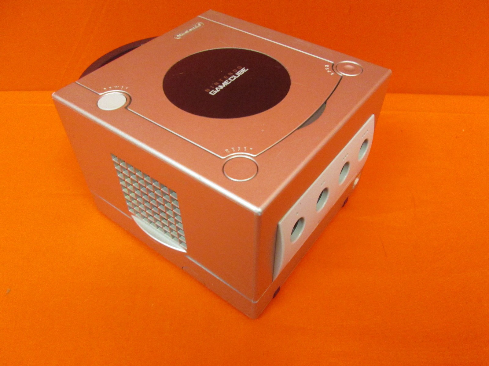 Nintendo GameCube Console Silver Platinum With 4 Controllers Very Good 9407
