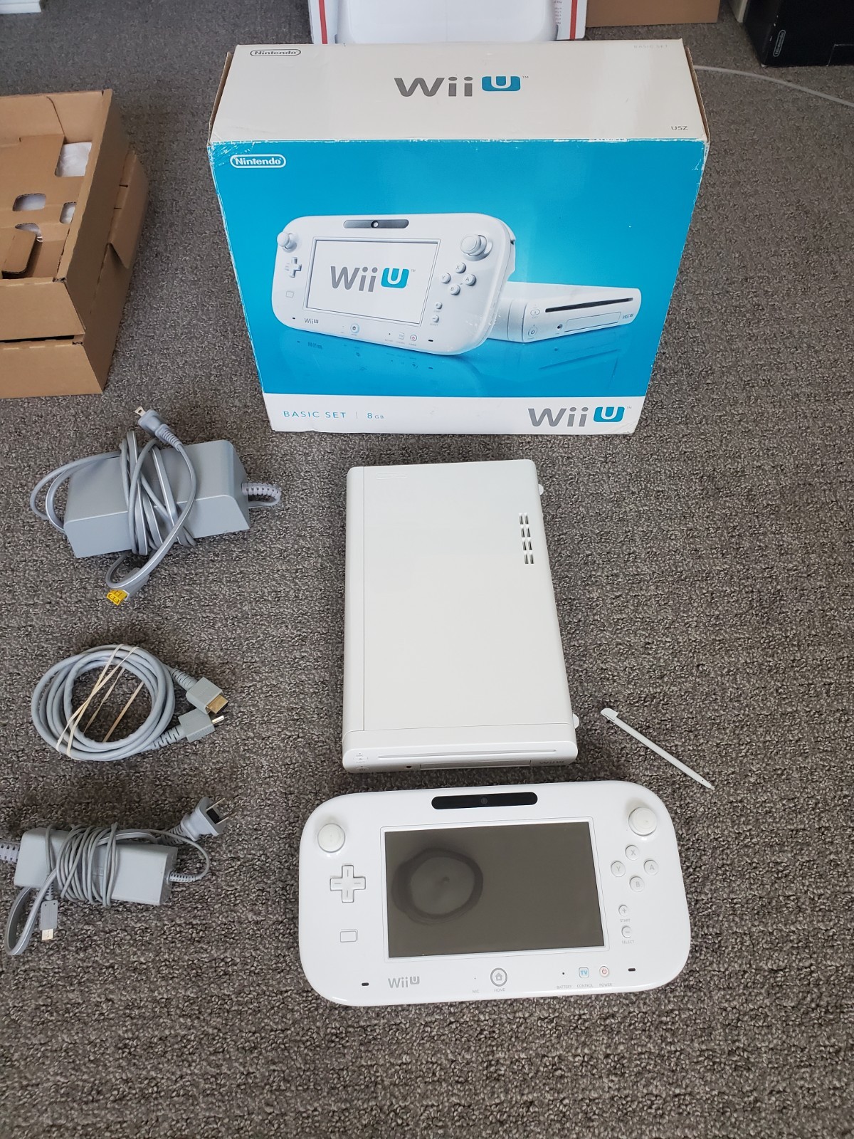 (PLEASE READ) Nintendo Wii U 8GB Console White Gamepad Video Game System w/ Box