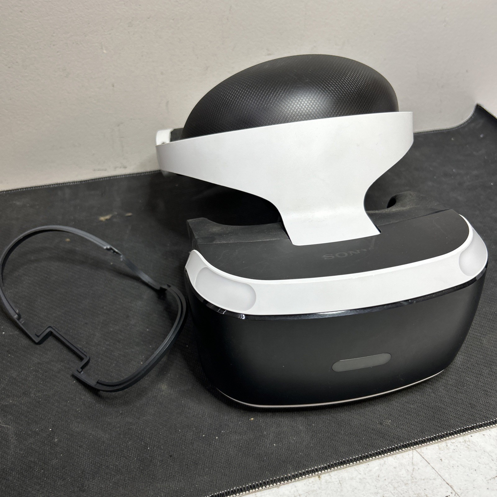 Sony PlayStation 4 PS4 Virtual Reality HEADSET+Only Tested Working