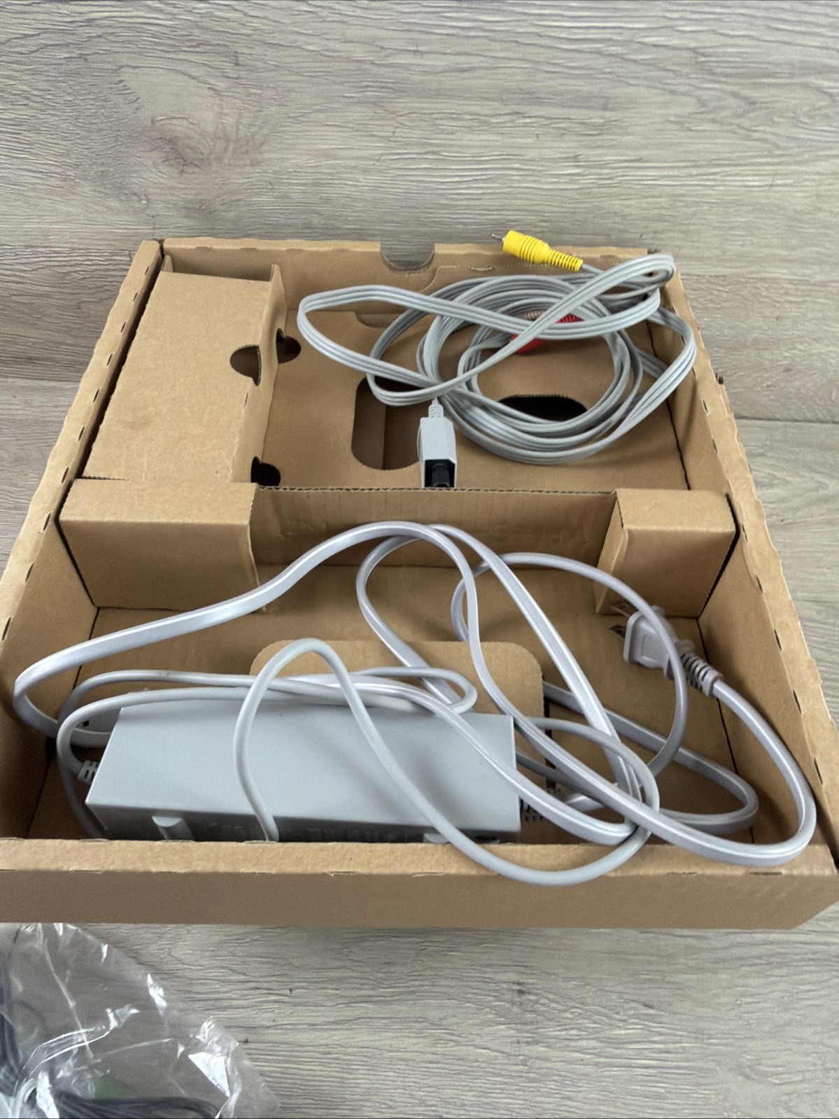 Nintendo Wii Console System RVL 101 Bundle With Cords Controller Excellent