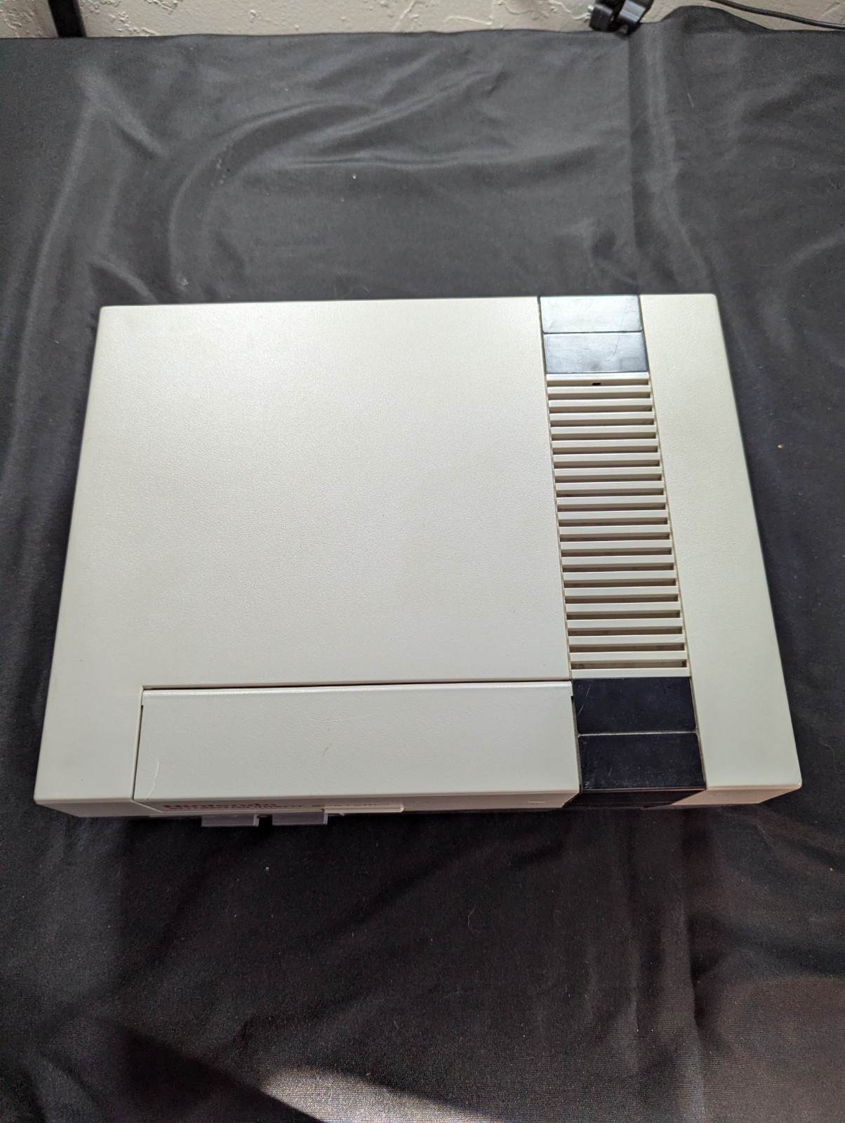 Nintendo NES Console Zapper Gun 2 Controllers Cables Tested Working