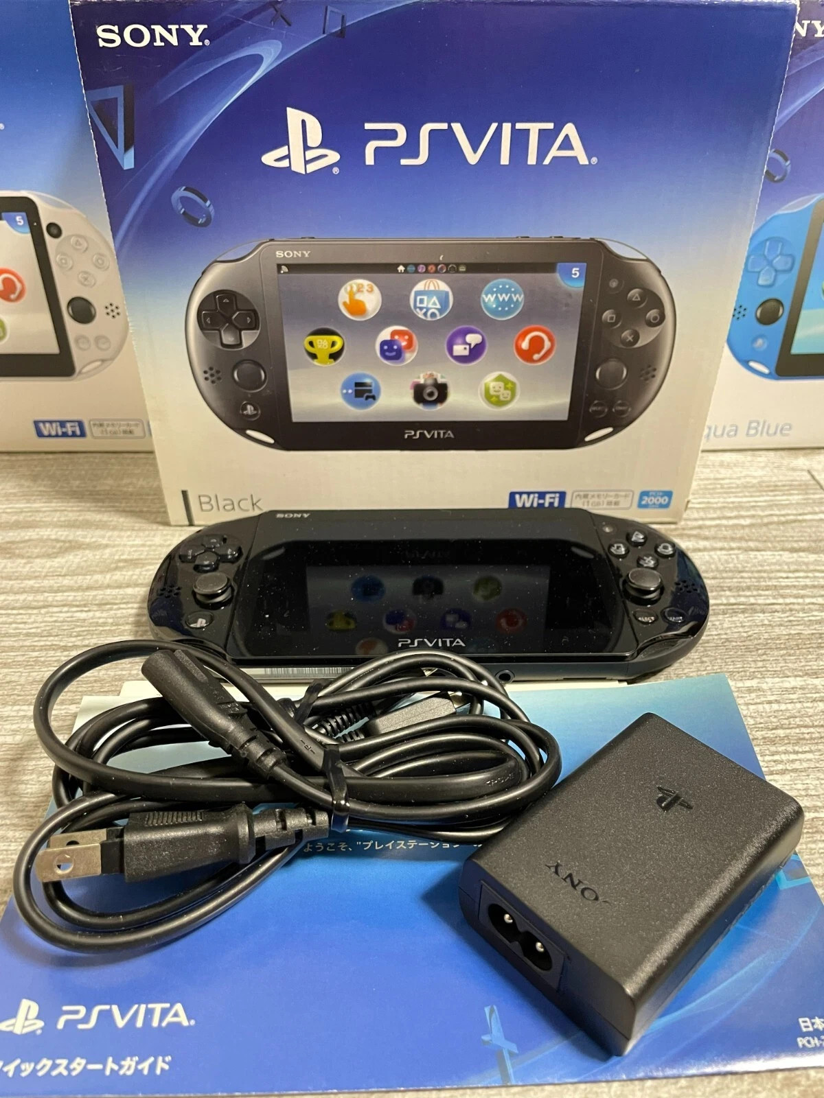 PS Vita Slim LCD PCH-2000 S Rank CIB Excellent Console Charger Box PlayStation