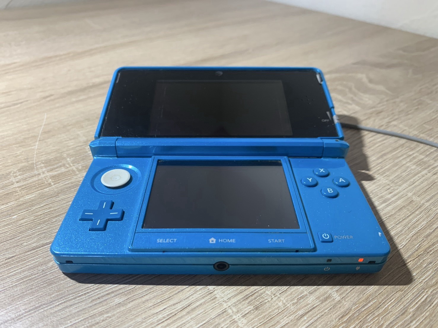 0772 Nintendo 3DS Light Blue For Parts