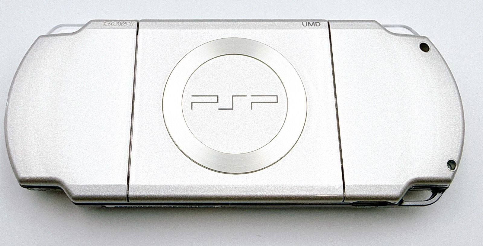 Sony PSP-2000 PSP 2000 Console Silver Region free w/adapter, battery – Very Good
