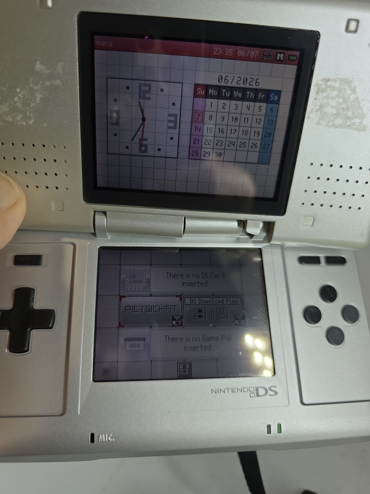 Nintendo DS OG FAT Console – tested and working with charger / broken hinge