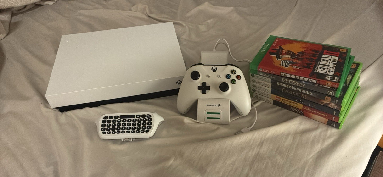 Xbox One X white with many accessories and original controller + cords