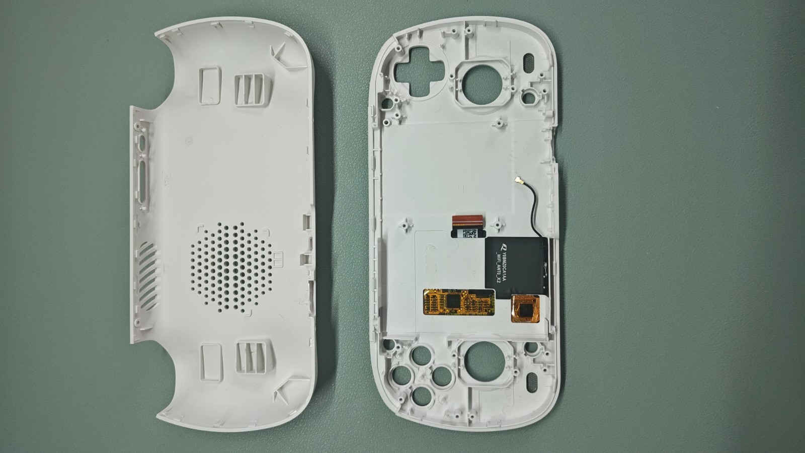 Retroid Pocket Mini w/ V2 Screen + 256GB microSD, Clipshield + Orig Screen/Shell