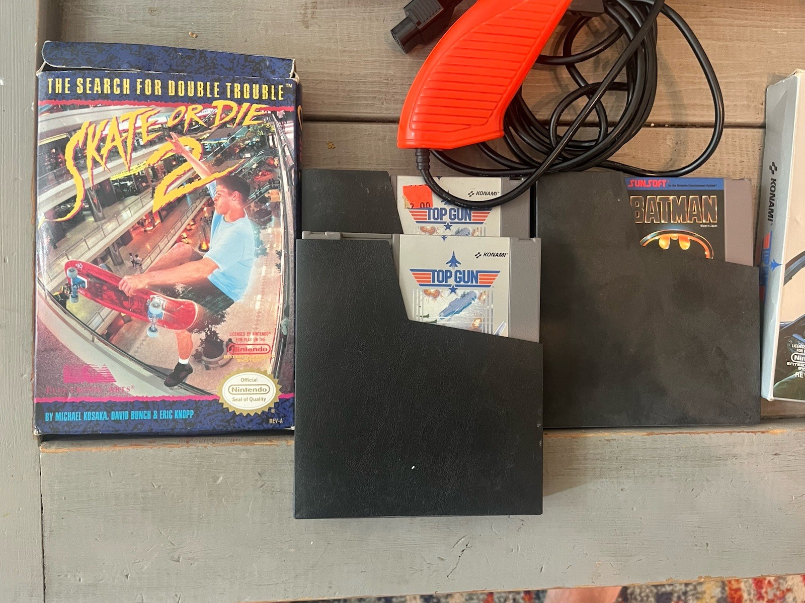 Nintendo NES Console Bundle 9 Games Super Mario Bros Duck Hunt Blades of Steel