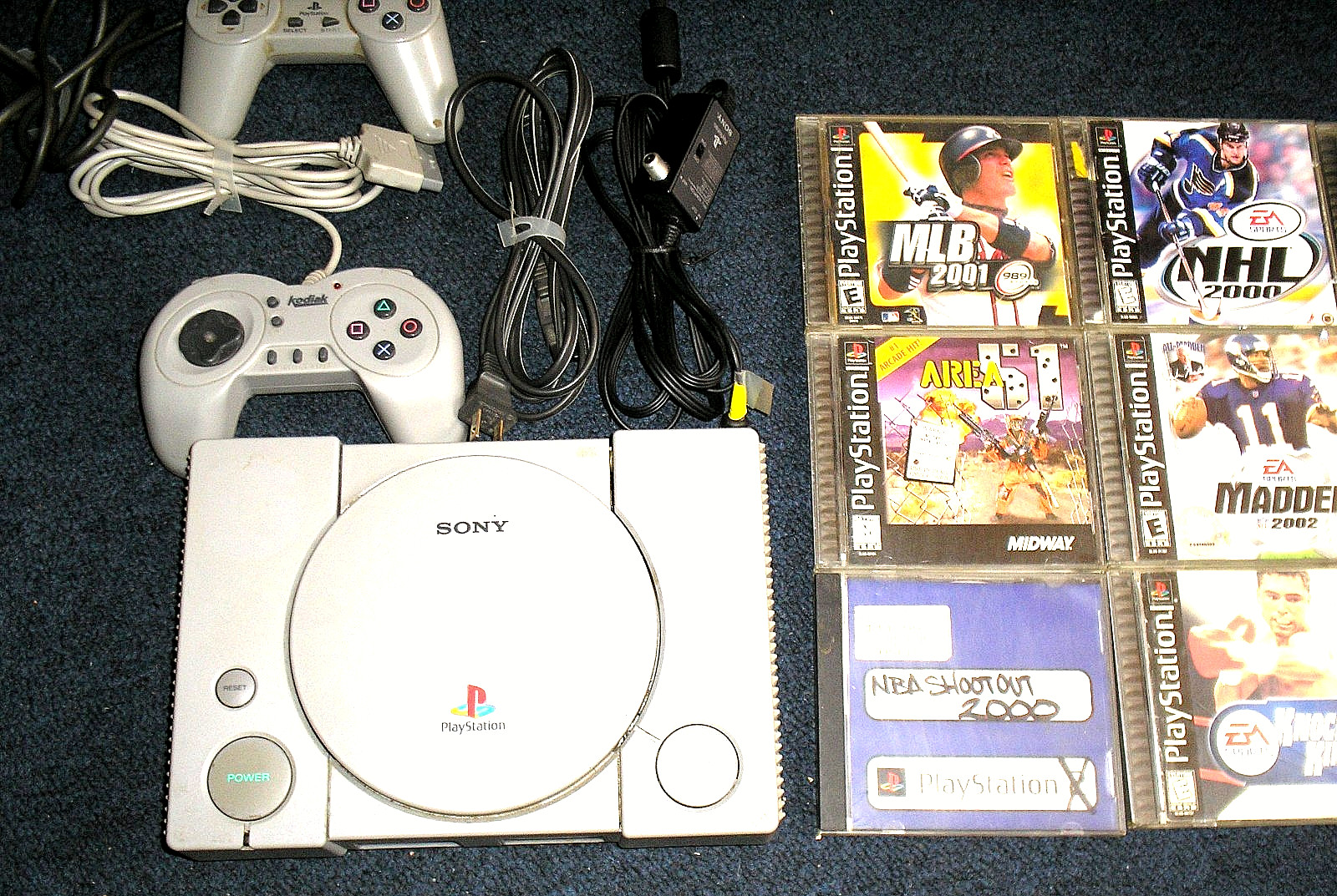 SONY PLAYSTATION 1 WITH 10 GAMES & ALL THE ACCESS0RIES