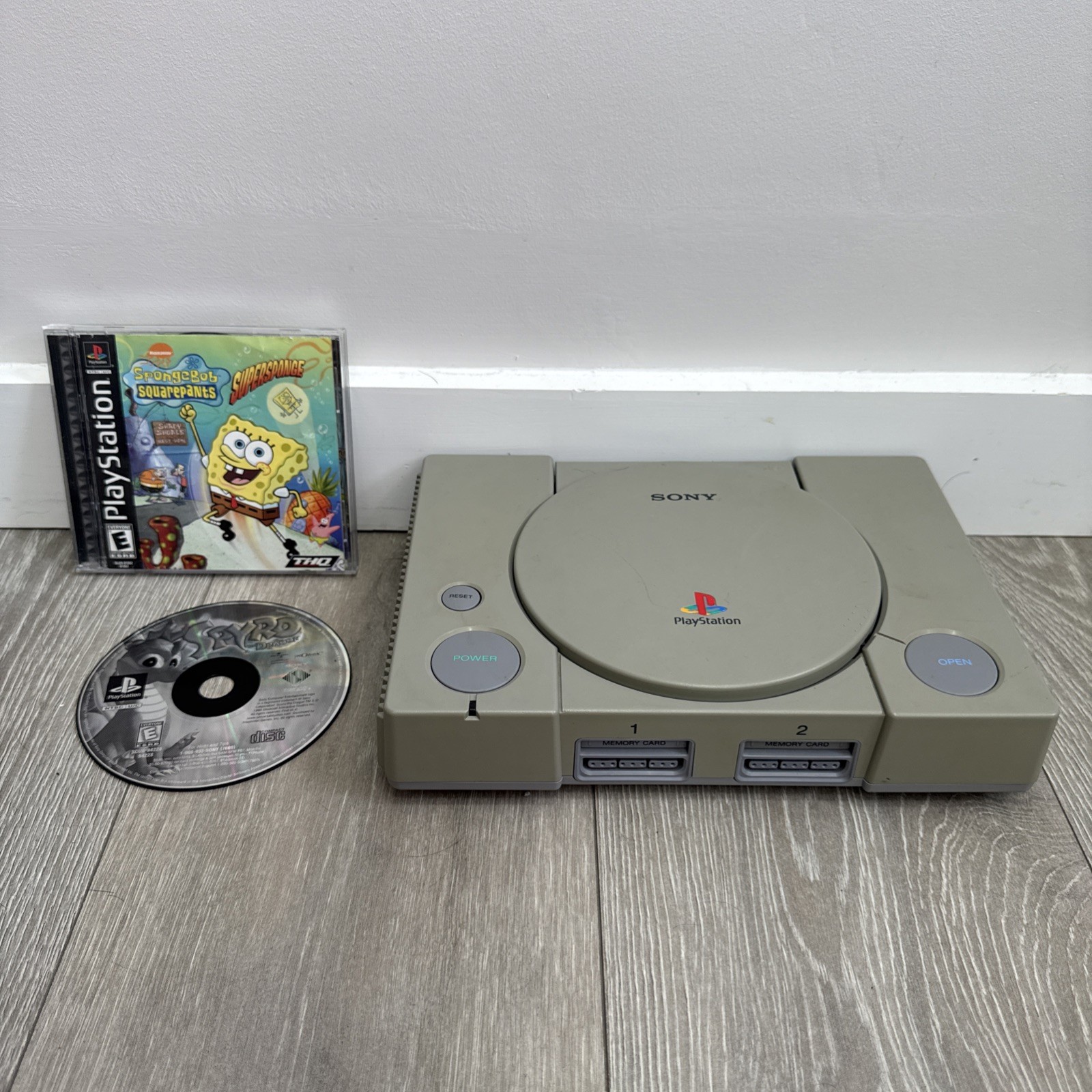 Sony PlayStation 1 Console SCPH-7501 w/ two games TESTED