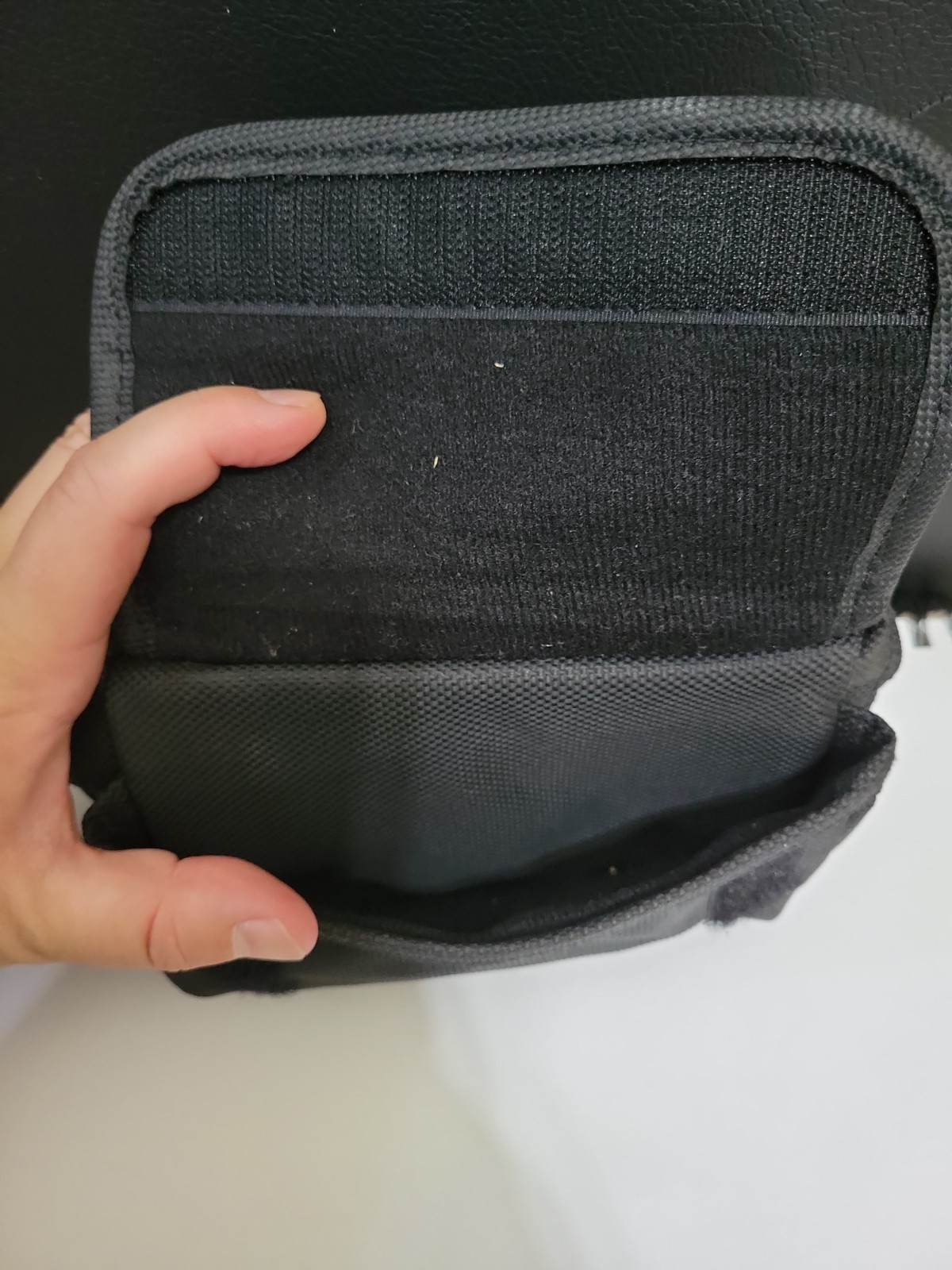 Nintendo Game Boy Advance Handheld System – Indigo (Works, Broken Battery Cover)