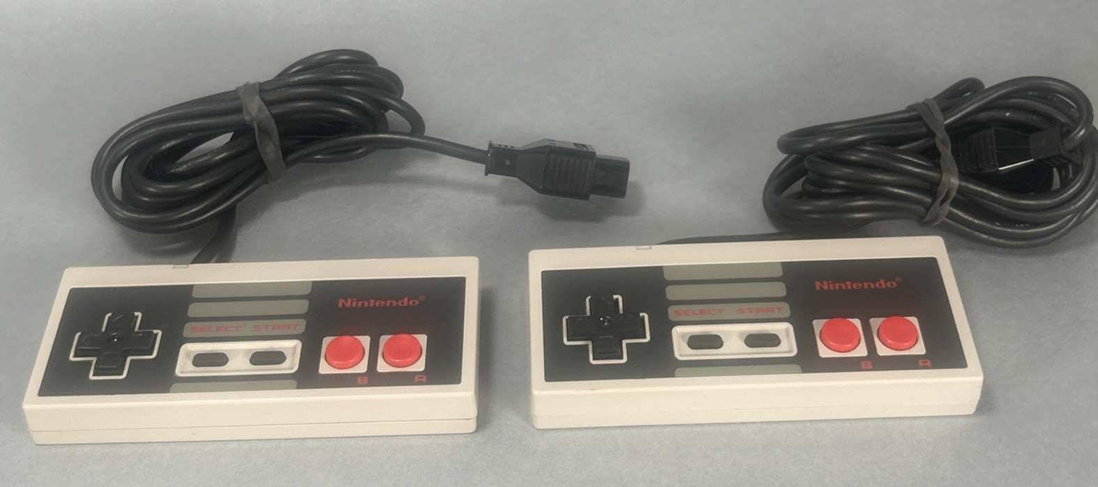 NES Nintendo Entertainment System Deluxe Set W/ Rob The Robot (MOSTLY COMPLETE)