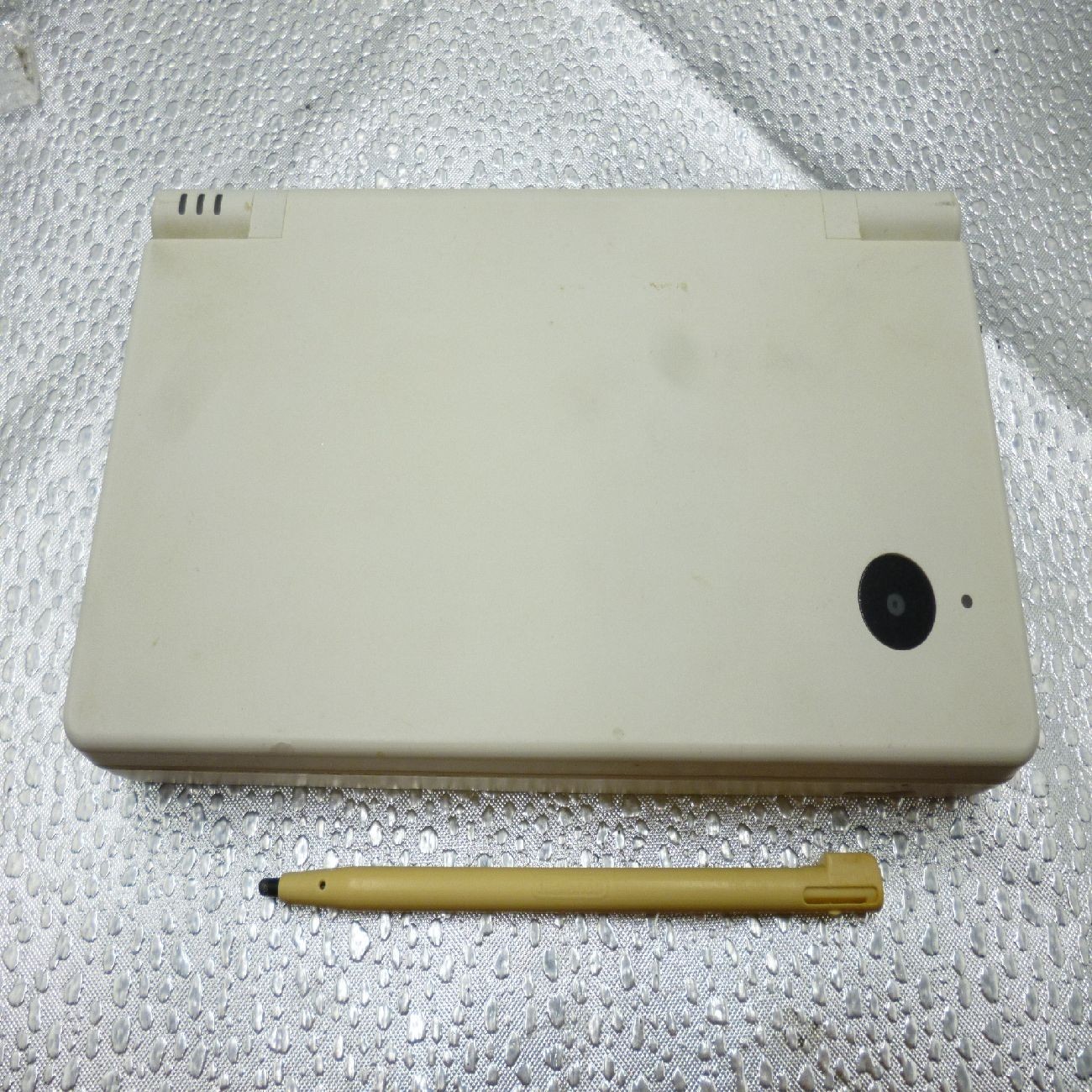 Nintendo DSi Game Console White TWL-001 charger 2 game software E20260114002