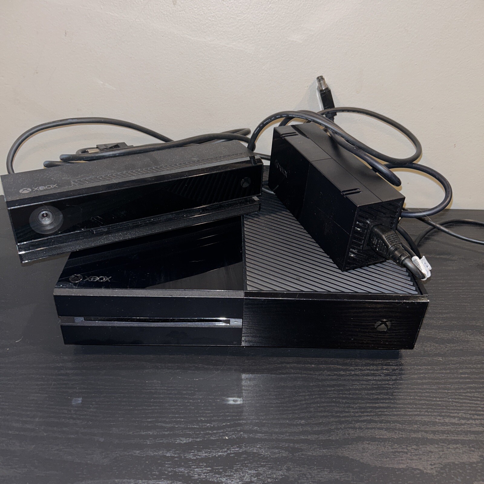 Xbox One 500gb With Kinect/No Controller/ No HDMI