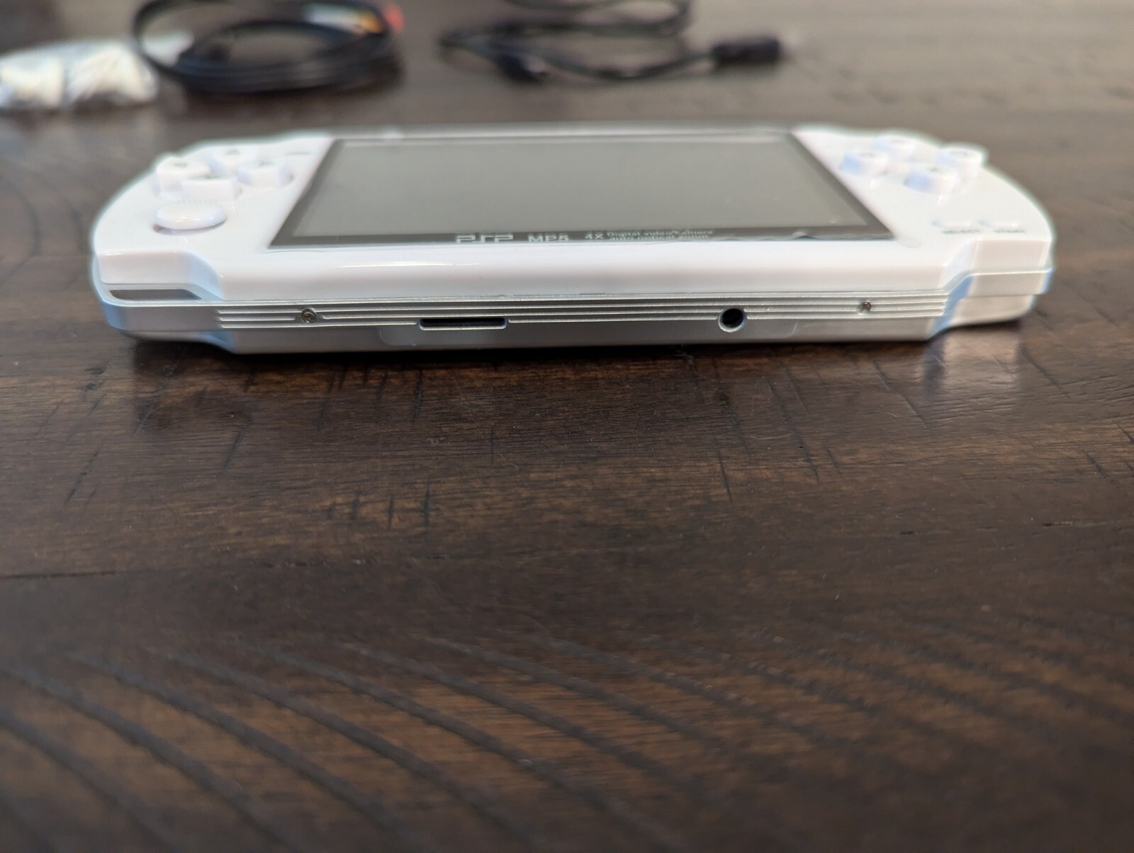 Portable Emulation Handheld Console – White — READ DESCRIPTION