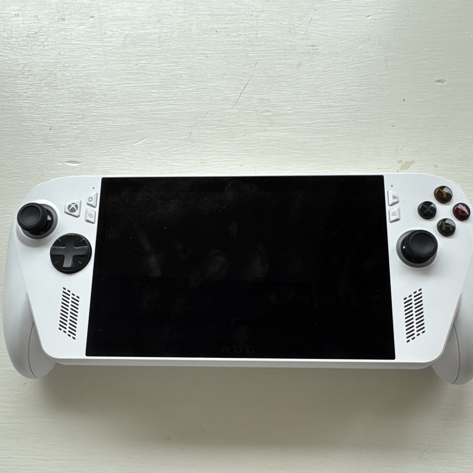 ASUS ROG Ally White Handheld System, 16 GB RAM, 512GB WITH TRAVEL CASE