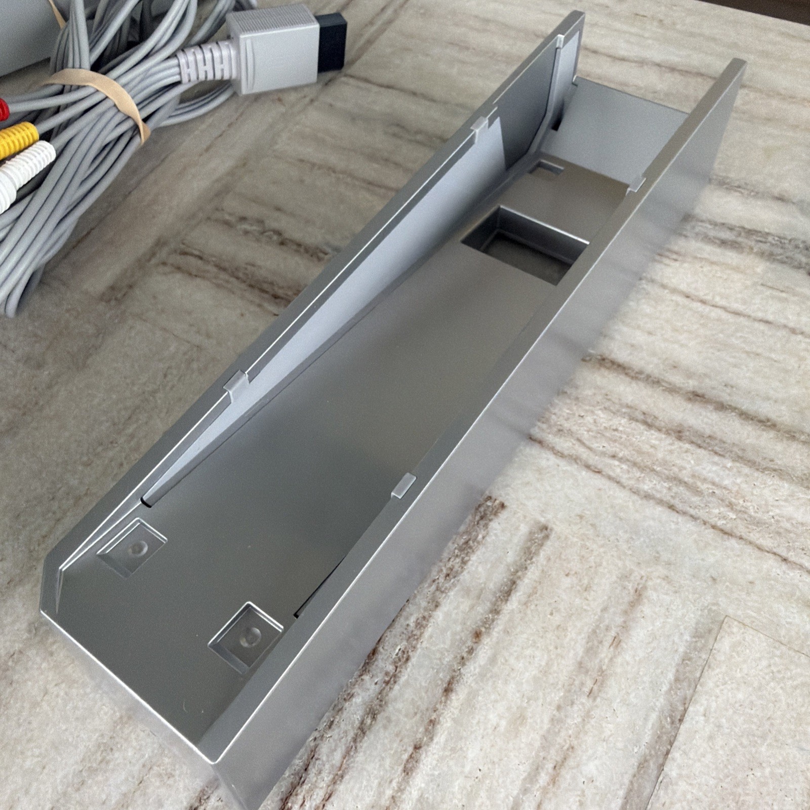 Nintendo Wii 512MB Console White + Stand & Datel Power Saves SD Card