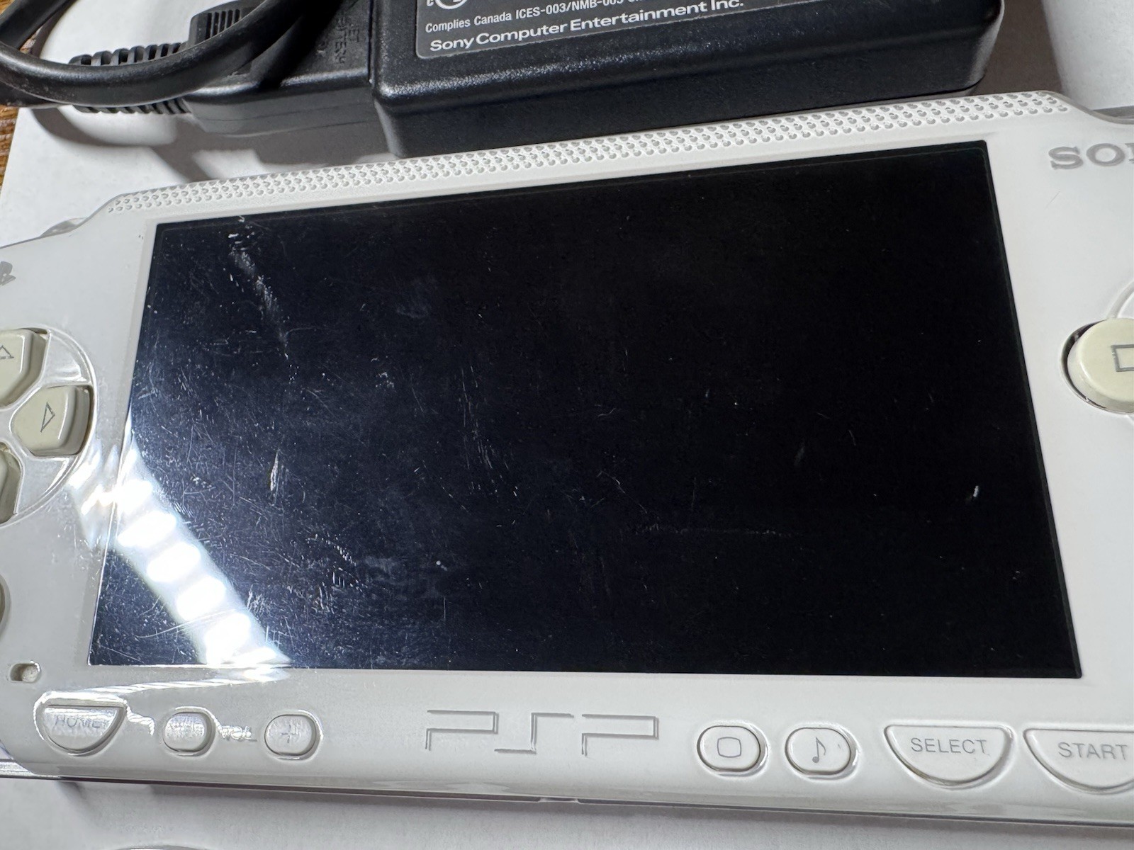 Sony PSP-1000 White Console Works&Ready to play (Please read description)