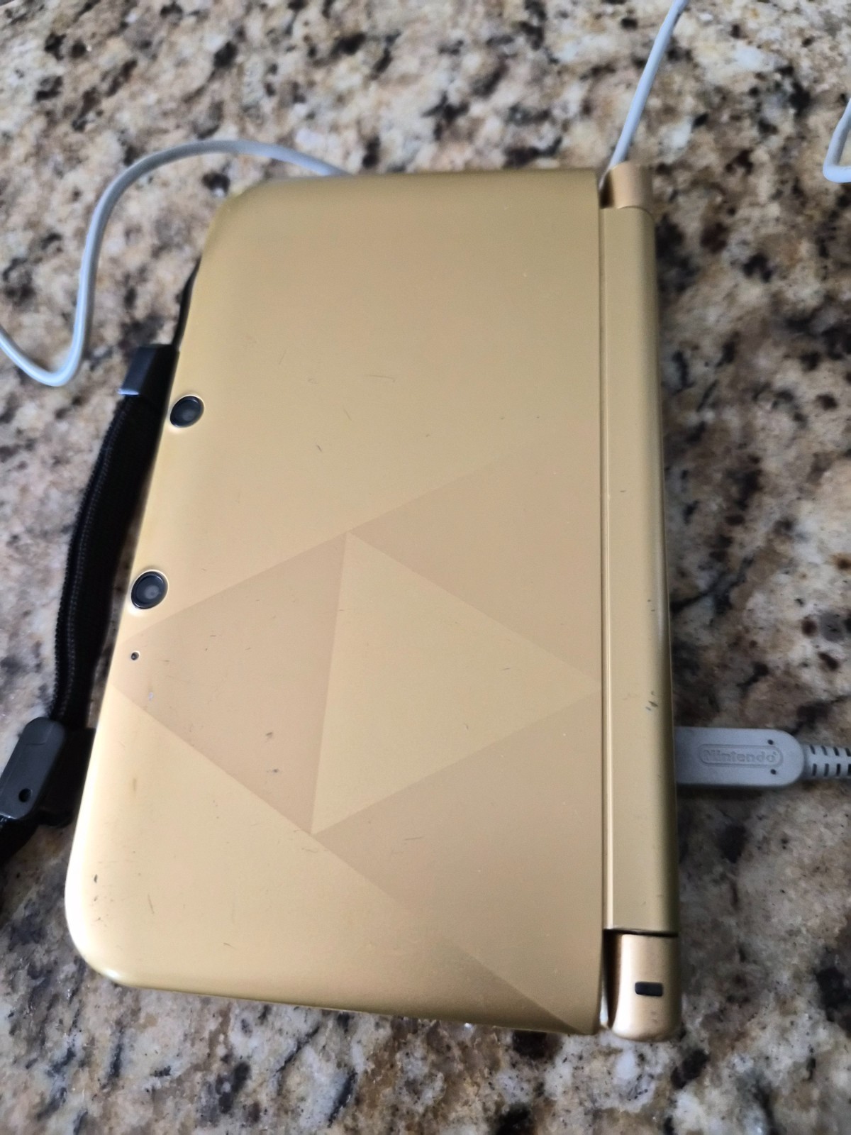 Nintendo 3DS XL Zelda A Link Between Worlds Limited Edition w/Case + Charger OEM