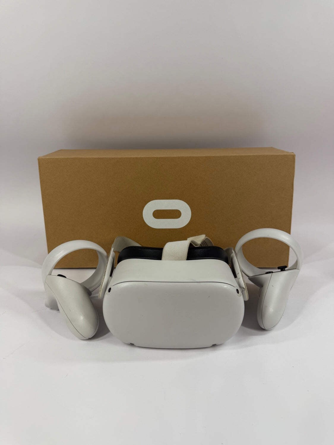Meta Quest 2 256GB VR System KW49CM Scratched Lens