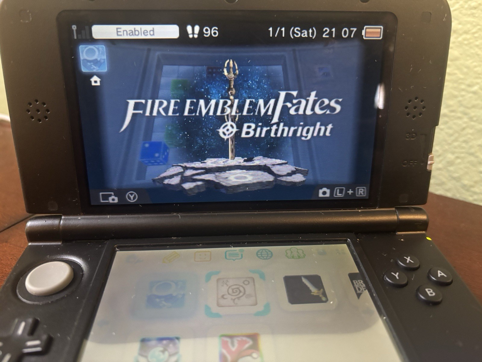 Nintendo 3DS XL Portable Gaming Console 7 Games 16GB SD