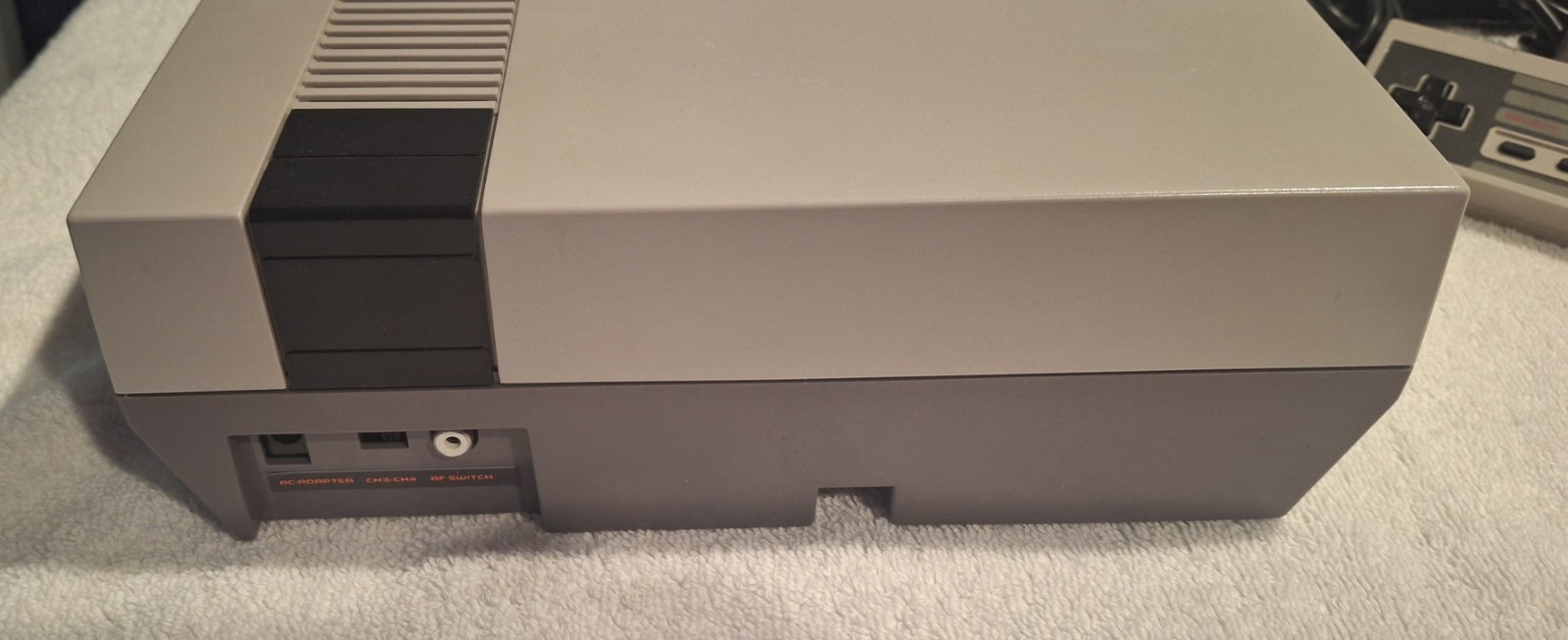 Original Nintendo NES Console 3 Games 2 Controllers And Zapper READ DESCRIPTION