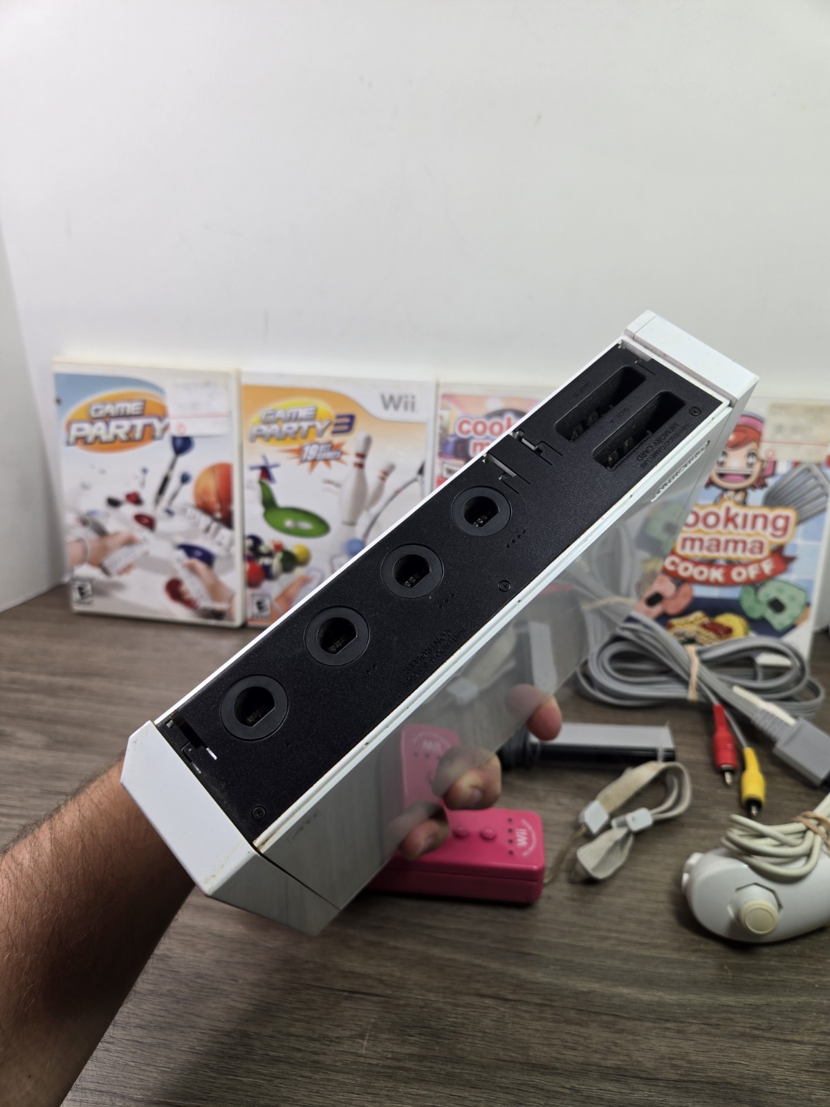 Nintendo Wii Console System Bundle White RVL-001 w/4 Games Used Condition Tested