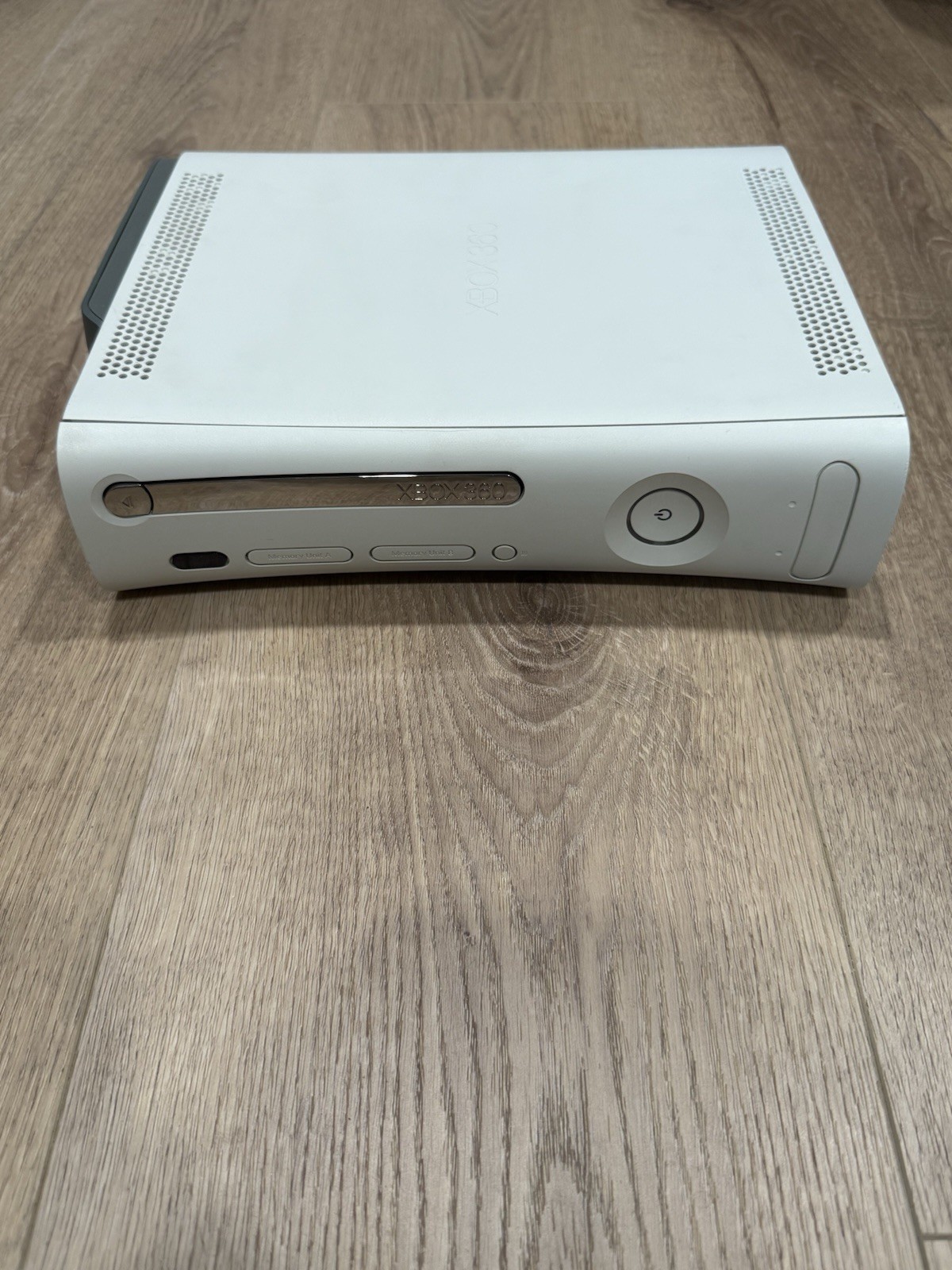 Microsoft Xbox 360 White Home Console 20GB Hard Drive NTSC-U/C (US/CA)