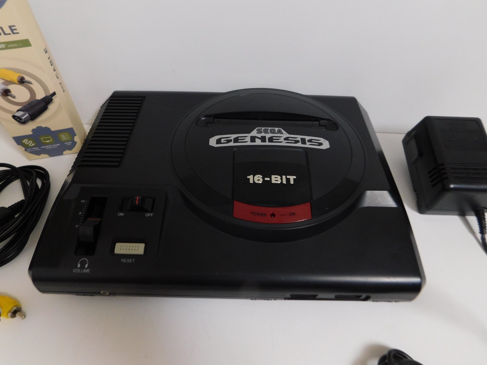 Sega Genesis Model 1601 System OEM Console Power & AV Cable Tested Working Good