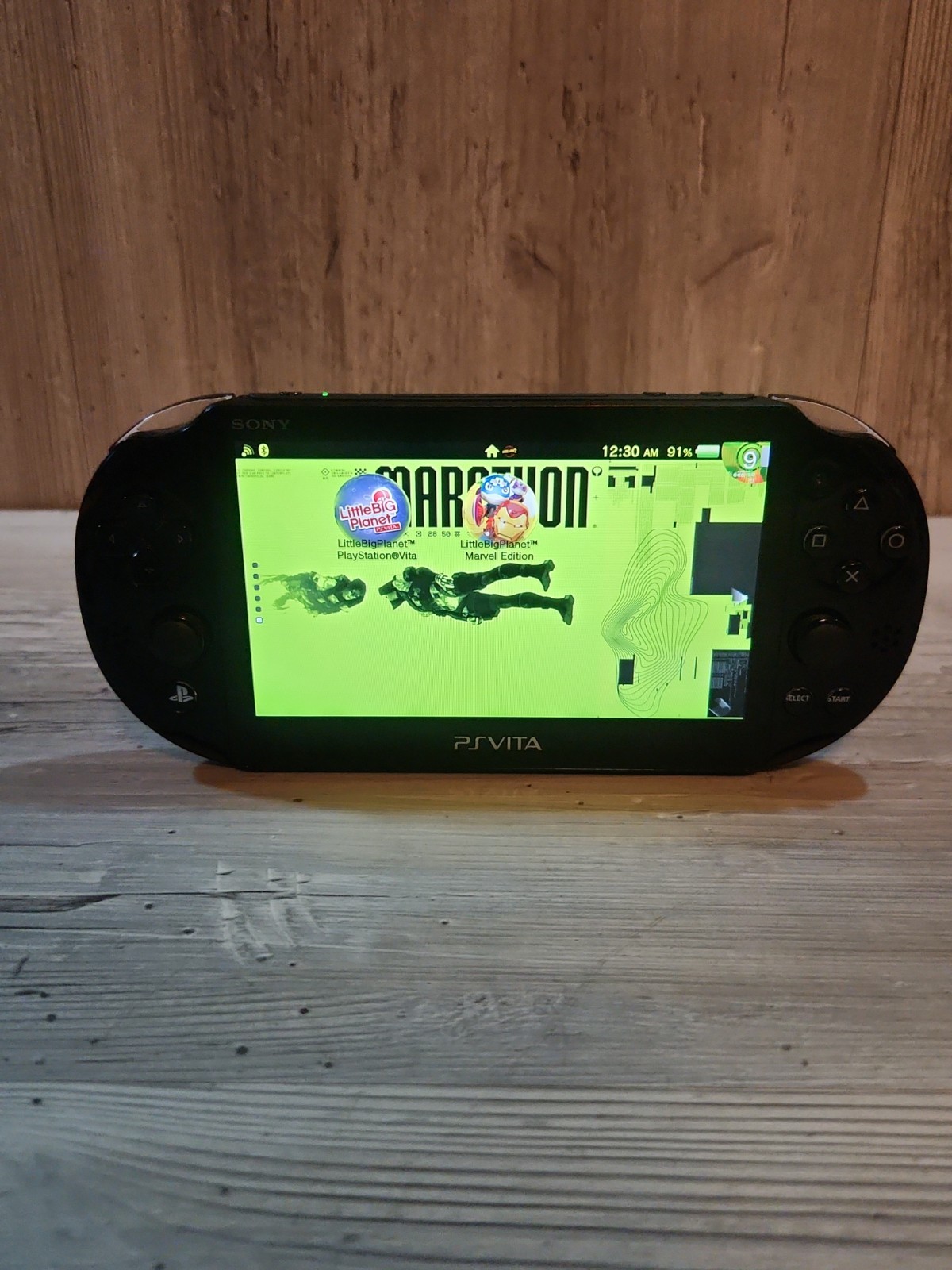 Sony Ps Vita 2001 Model Ready To Play With 256 Memory Card + Plus Charger Black